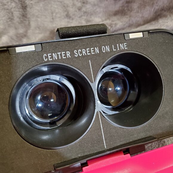 Tzumi Dream Vision Virtual Reality Smartphone Headset - Picture 10 of 10